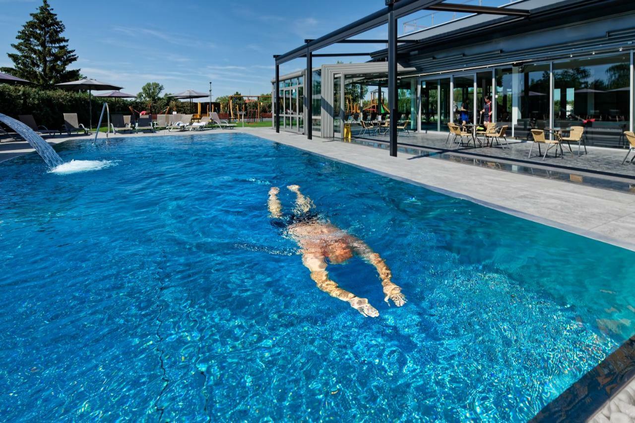 Hotel Aura Design & Garden Pool Prague Luaran gambar